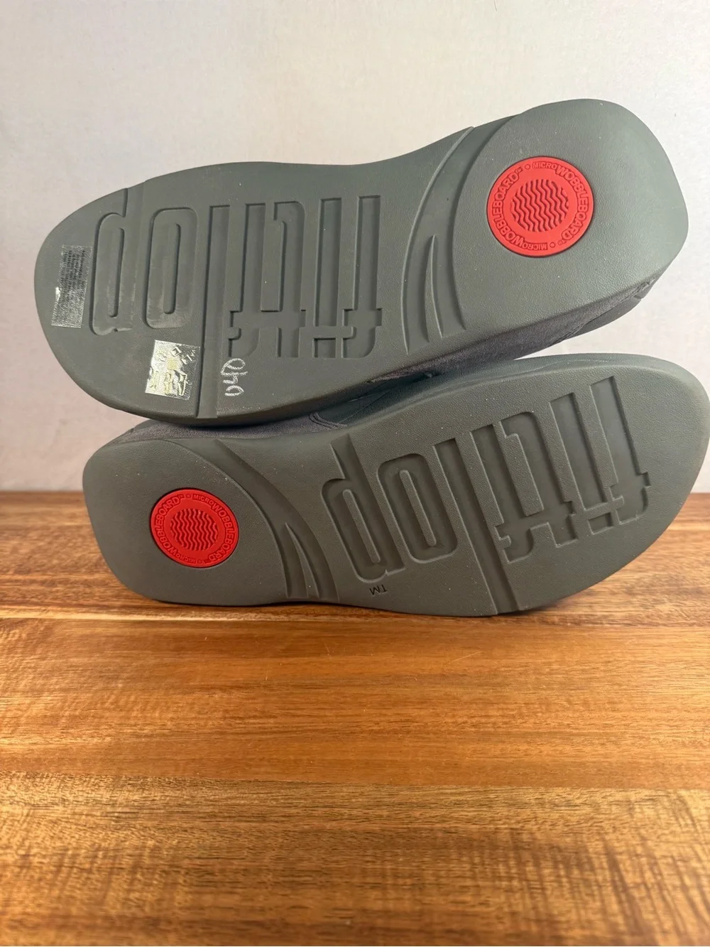 FitFlop Lulu Crystal Embelished Toe-Post Sandals, Grey Size 9 NWT